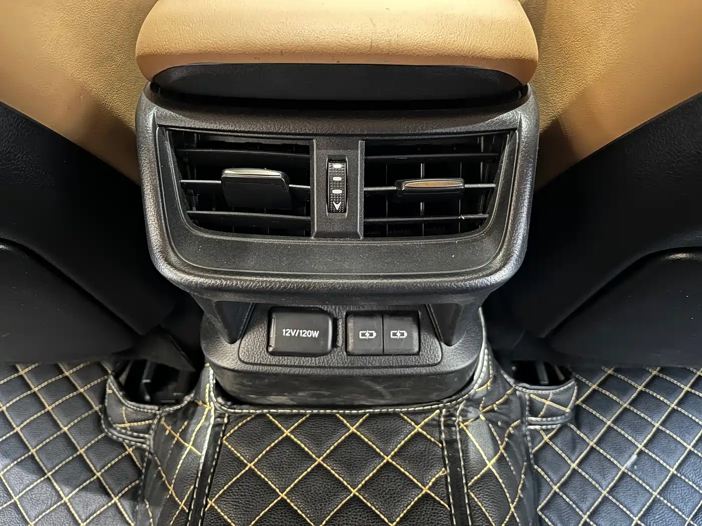 Lexus ES 2023 200 Excellence Edition фото 13