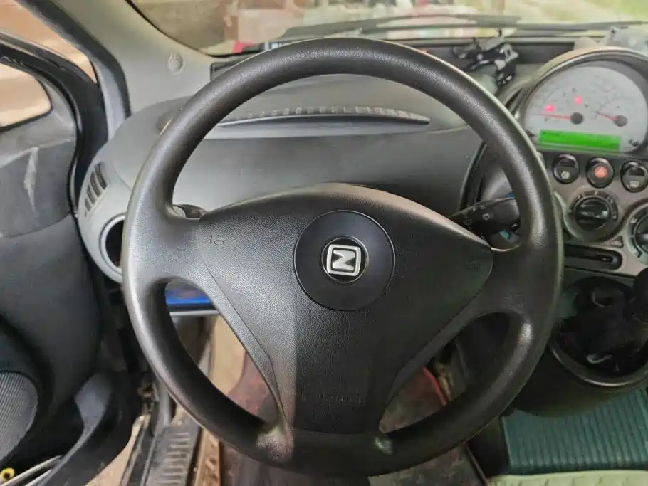 Zotye M300 2015 2010 Model 1.6L Bi-Fuel Standard 6-Seater