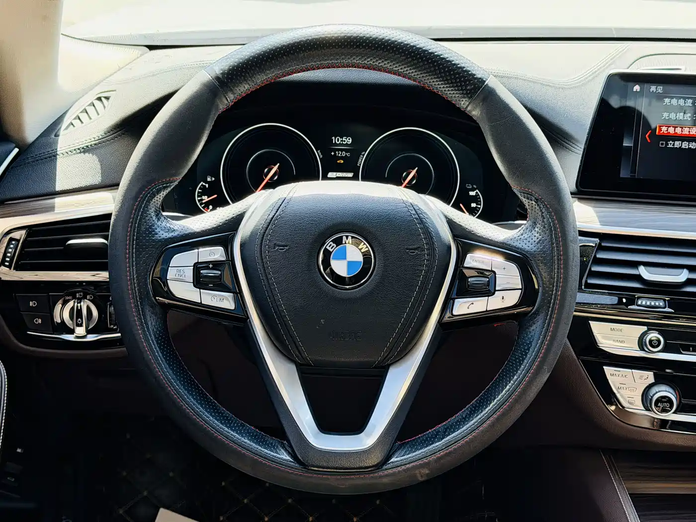 BMW 5 Series New Energy 2019 530Le Luxury Package фото 8