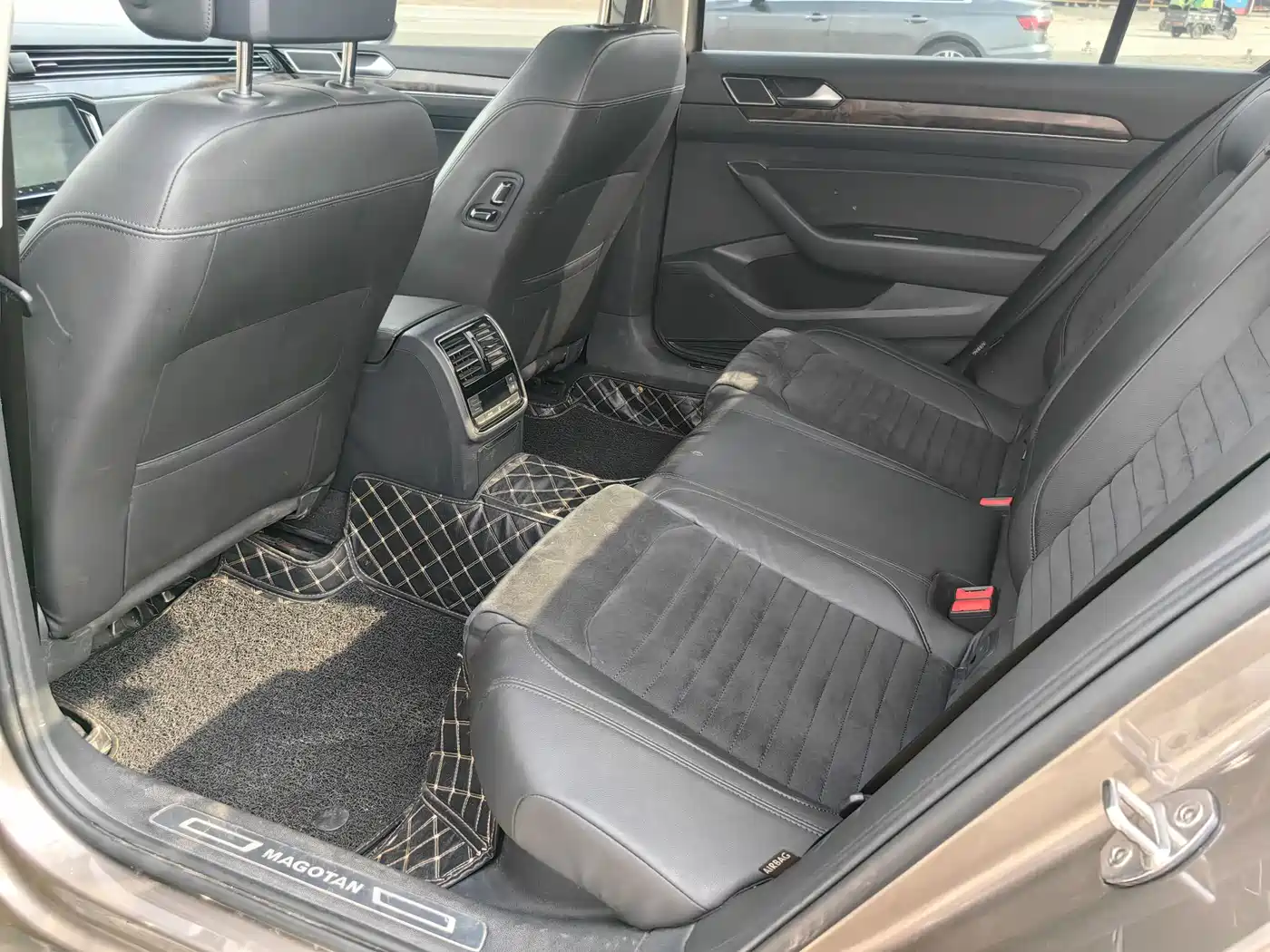 Volkswagen Magotan 2017 330TSI DSG Luxury фото 12