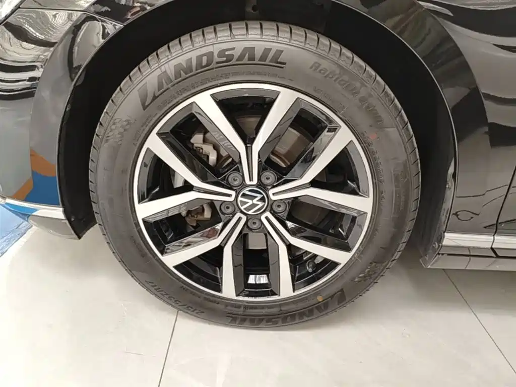 Volkswagen Magotan 2020 330TSI DSG Luxury фото 23