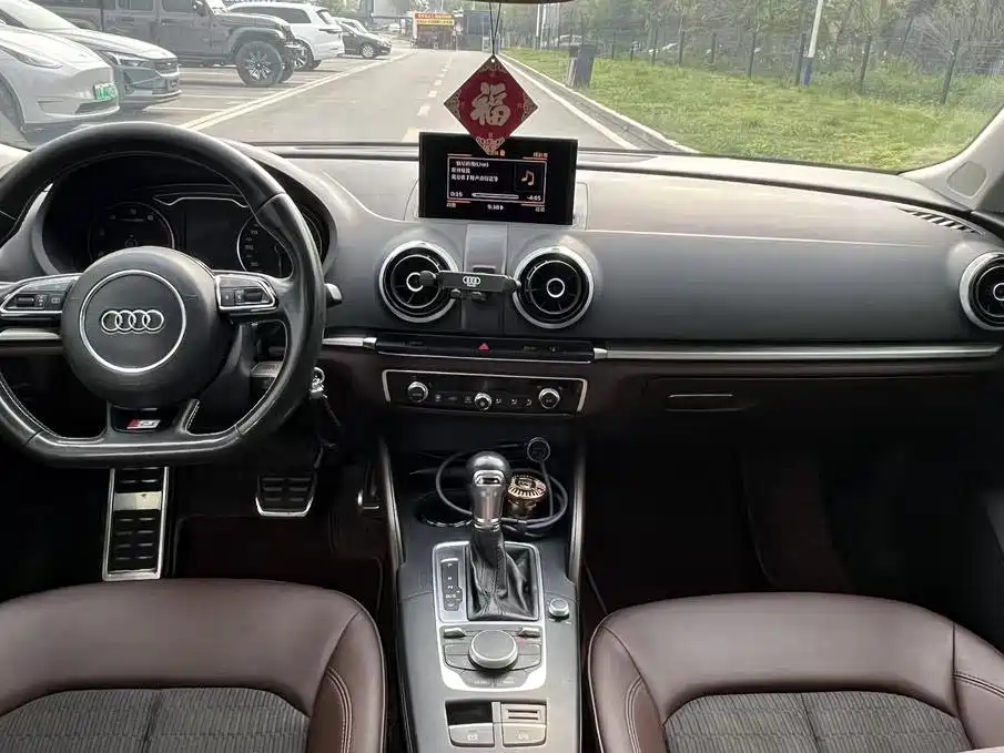 Audi A3 (Import) 2014 Sportback 40 TFSI S line Comfort фото 5
