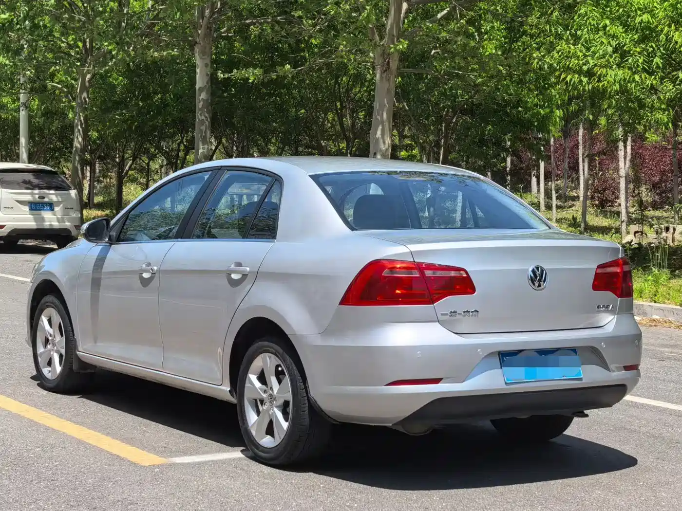Volkswagen Bora 2014 1.6L Automatic Comfort Edition фото 4