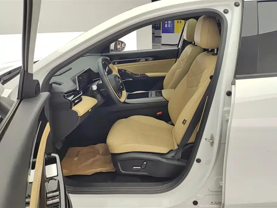 Geely Galaxy Galaxy L6 2023 Model 125km PLUS фото 8