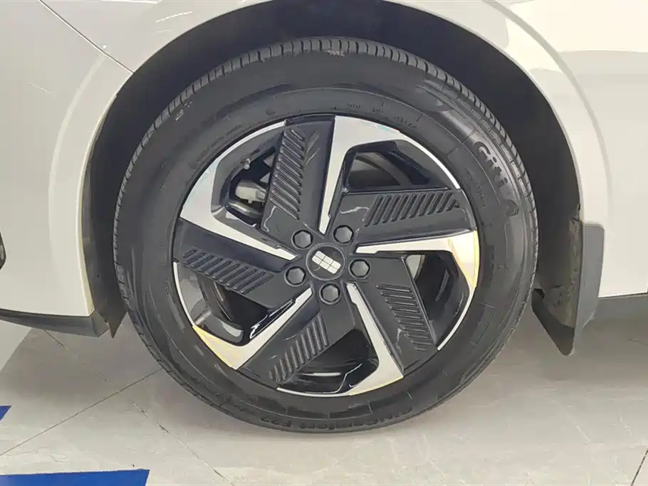 Geely Galaxy Galaxy L6 2023 Model 125km PLUS фото 5