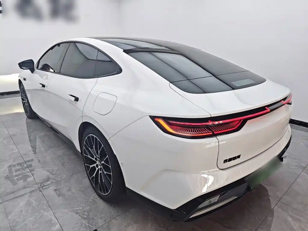 2025 Geely Galaxy Galaxy E8