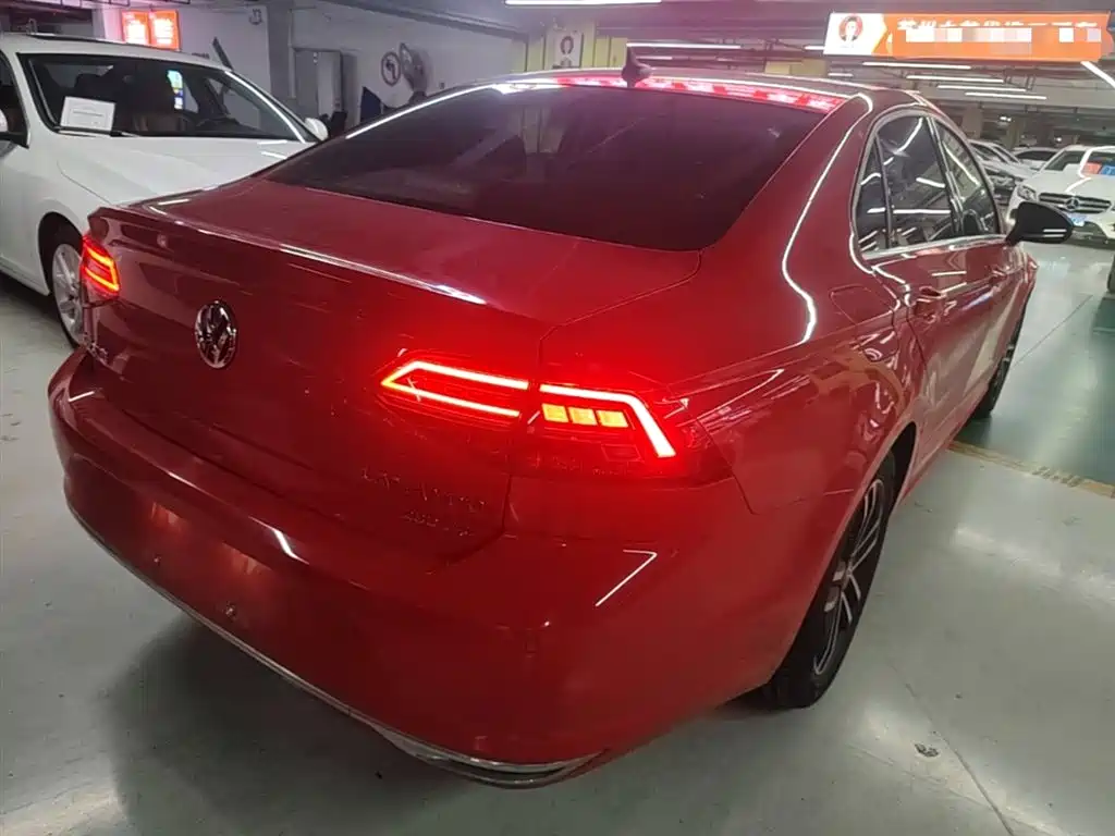 VOLKSWAGEN LINGDU