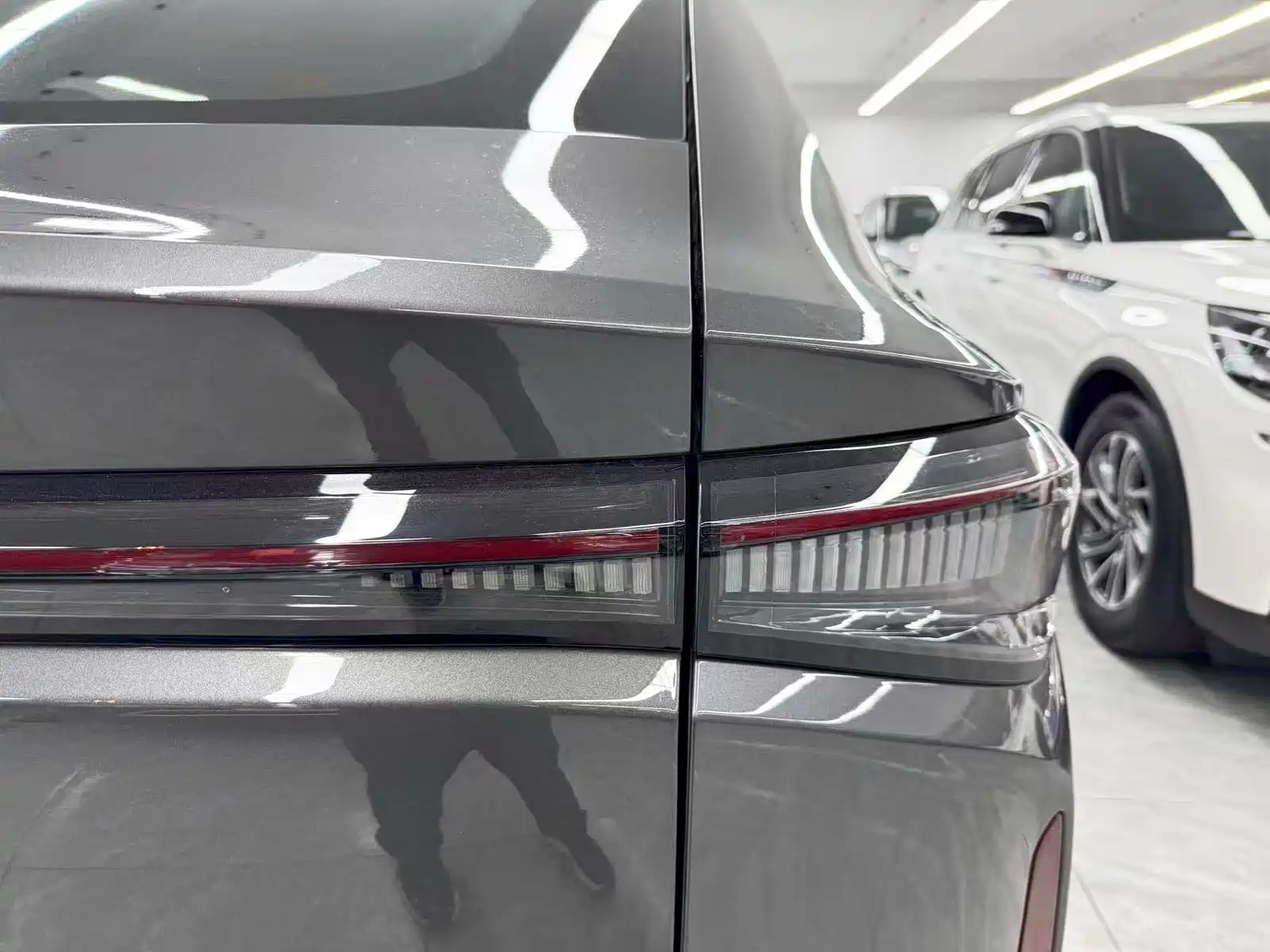 Фото 24 - Geely Boyue REV