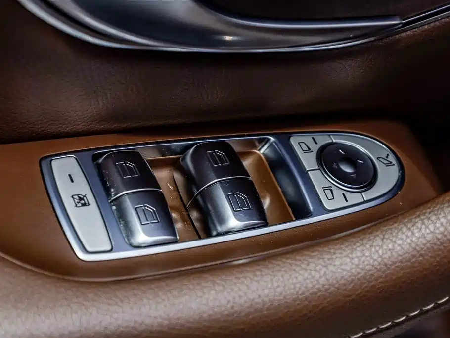 Mercedes-Benz E-Class 2023 E 300 L Fashion фото 14