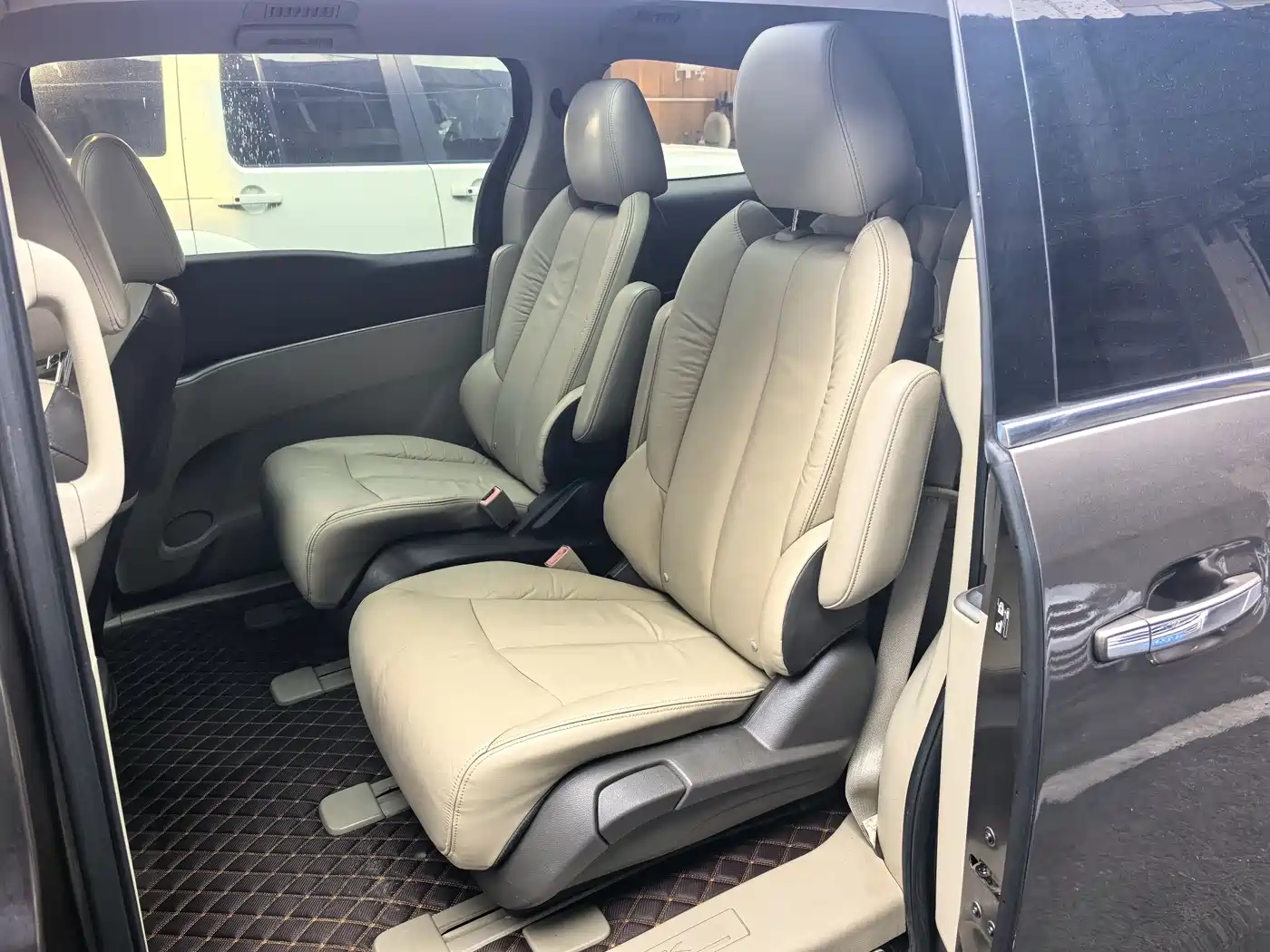 Buick GL8 2013 2.4L LT Luxury Business Executive Edition фото 12