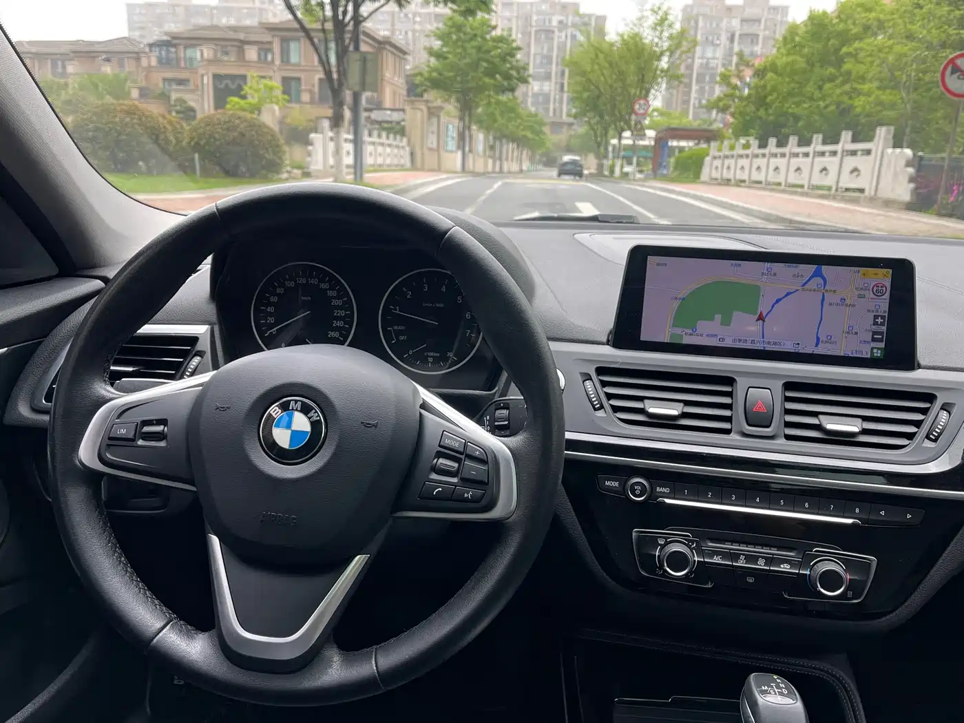 BMW 1 Series 2017 118i Sport фото 9