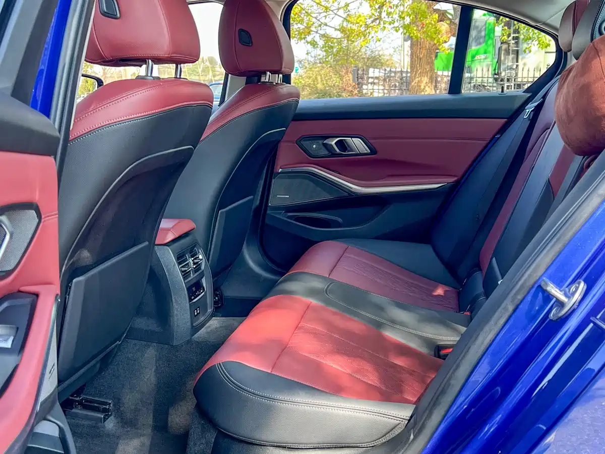 BMW 3 Series 2022 325Li M Sport Shadow Edition фото 15