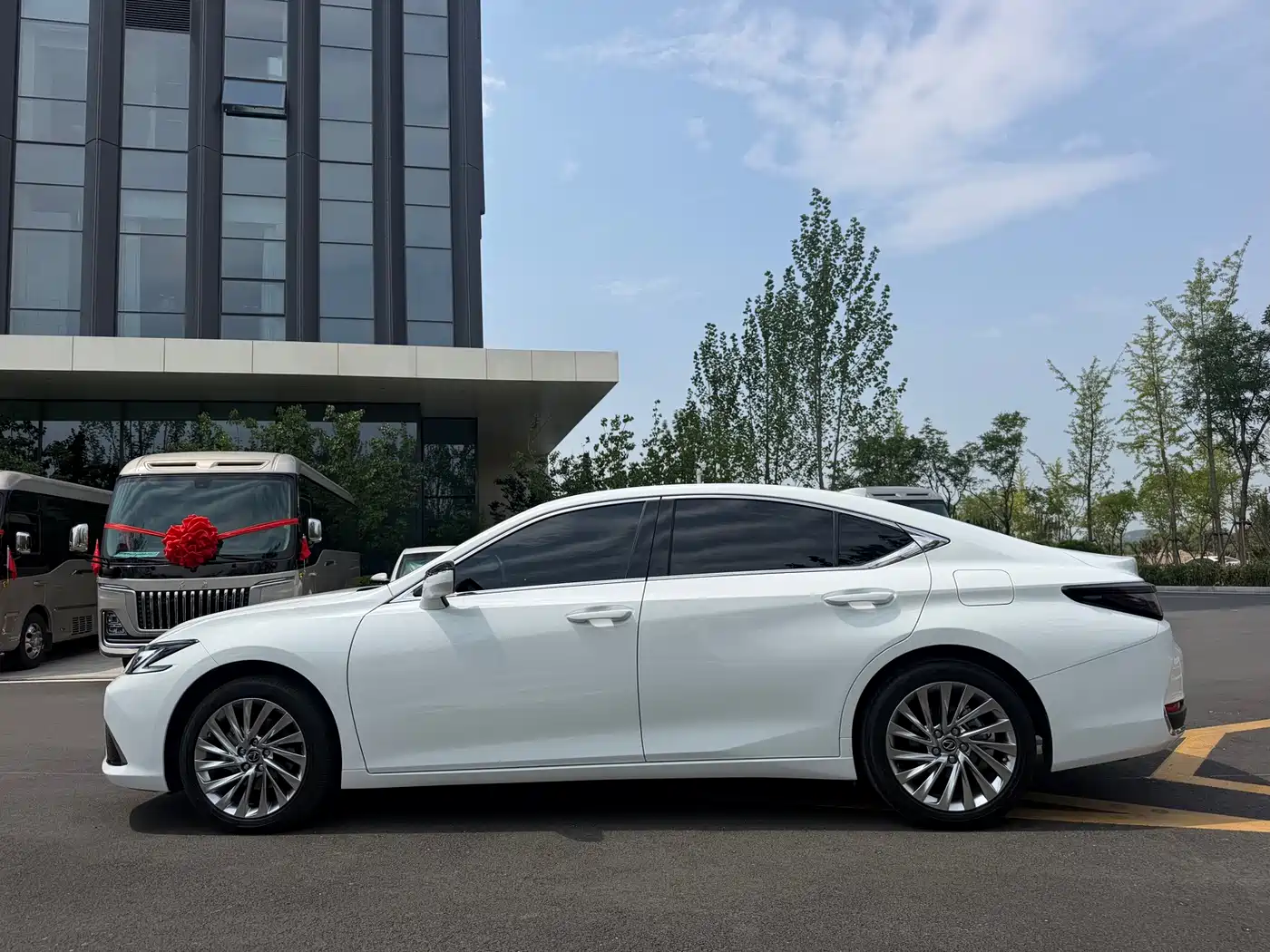 Lexus ES 2026 2025 200 Ultimate Edition