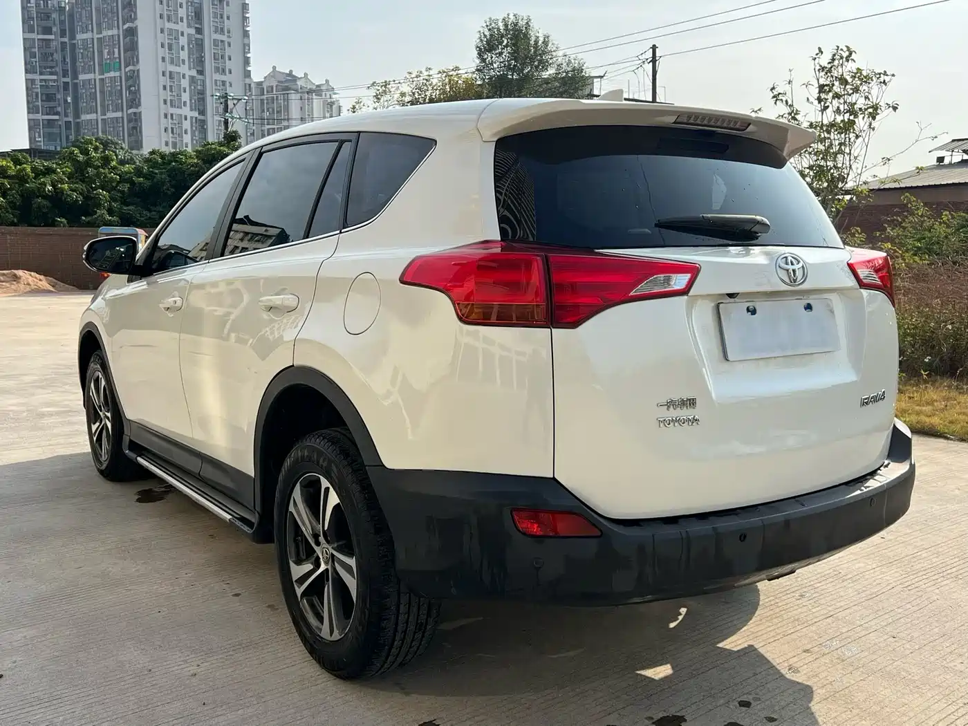 Toyota RAV4 Rongfang 2015 2.0L CVT 2WD Trend Edition фото 9