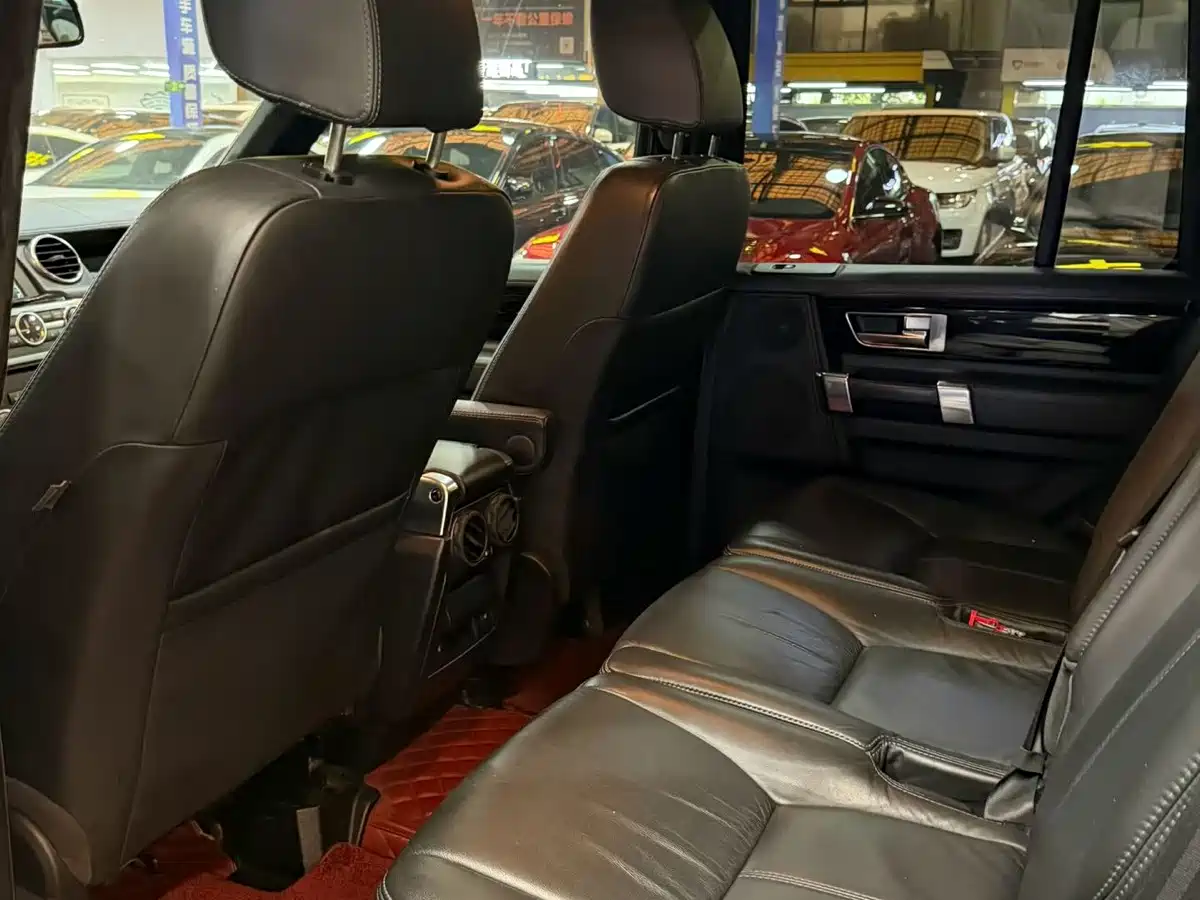 Photo 5 - Land Rover Discovery