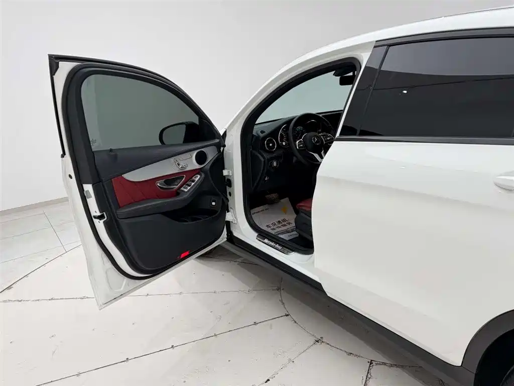 Mercedes-Benz GLC Coupe 2021 GLC 260 4MATIC Coupe SUV фото 13