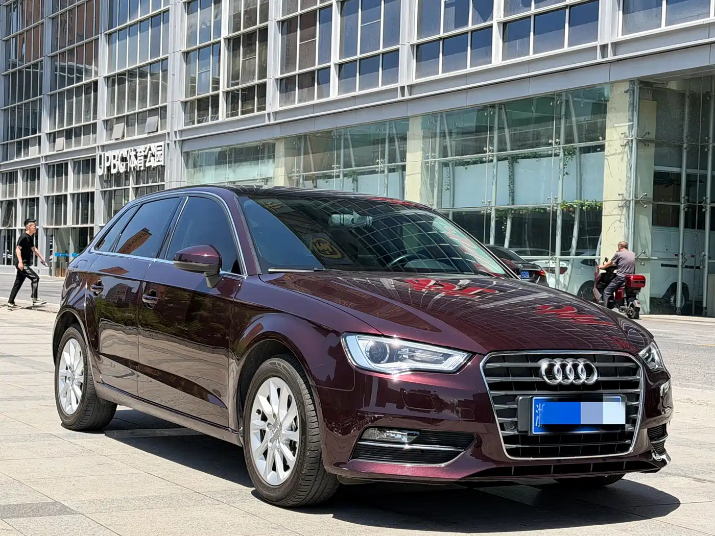 Audi A3 2016 Sportback 35 TFSI Leadership фото 4