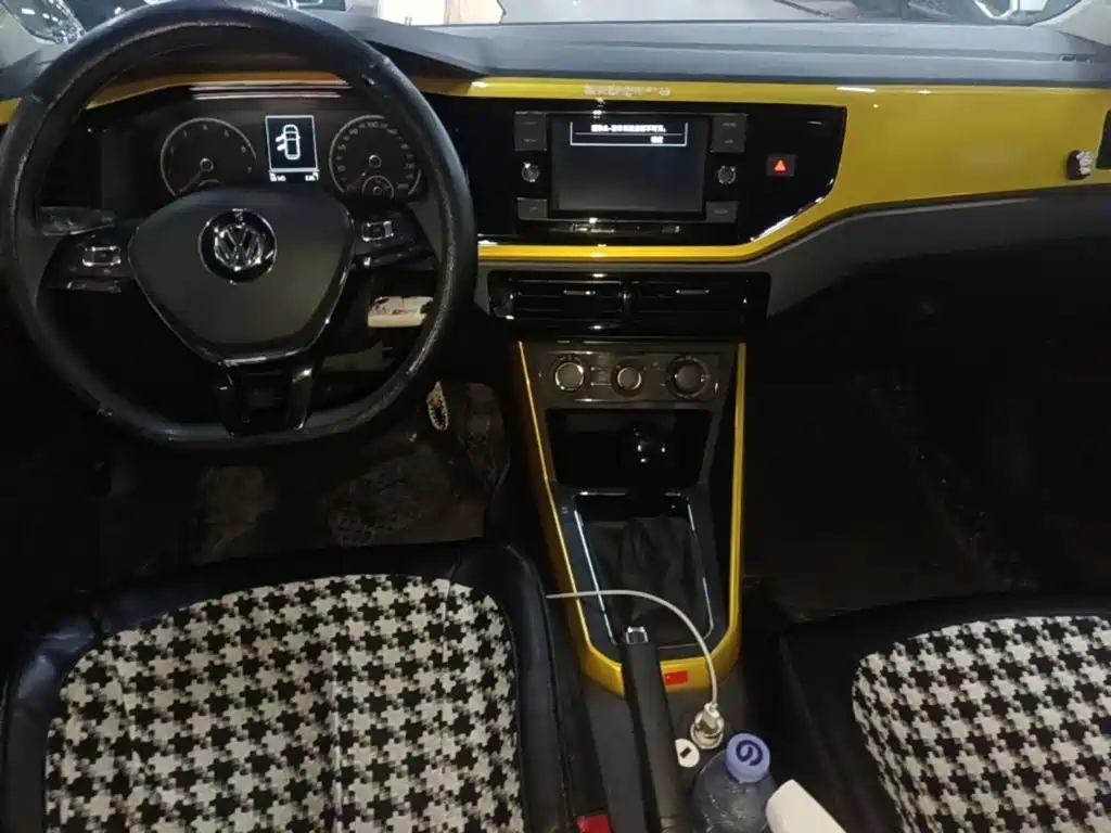 Фото 10 - Volkswagen Polo