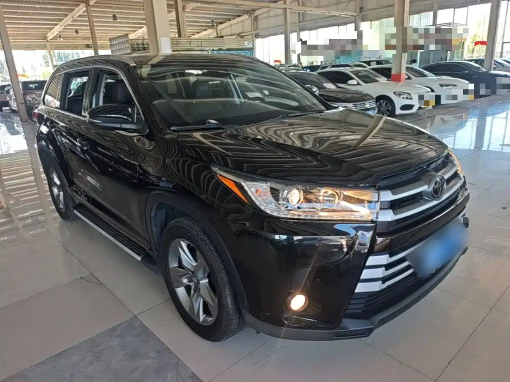 Фото 4 - Toyota Highlander