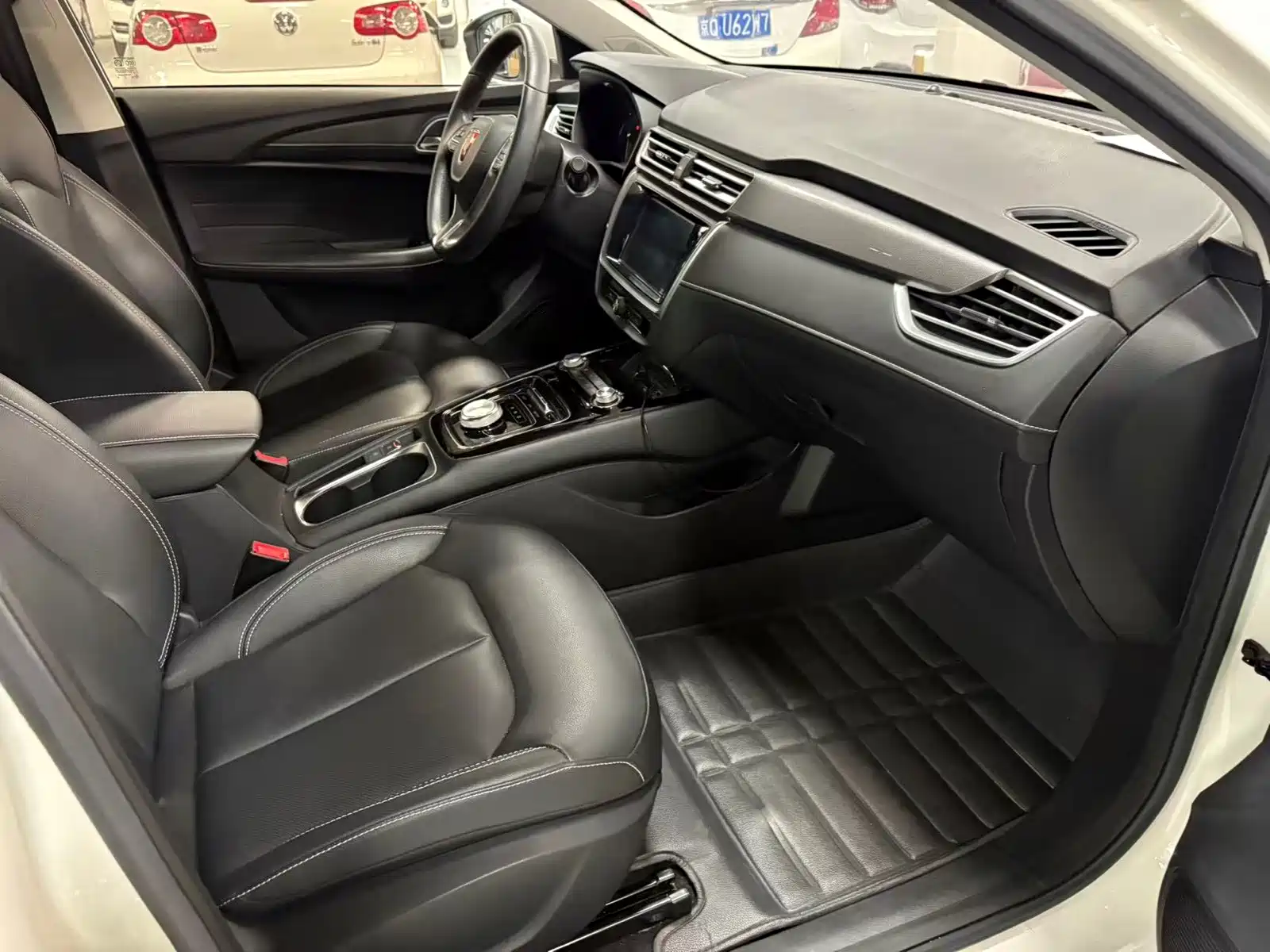 Фото 23 - Roewe Ei5