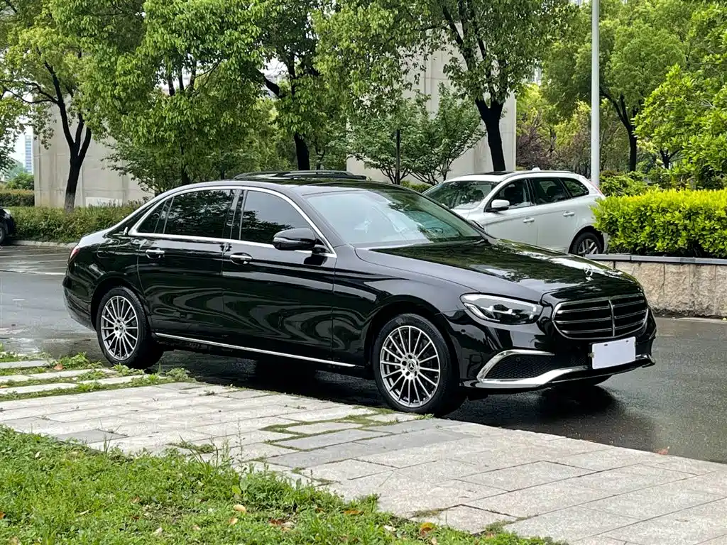 Mercedes-Benz E-Class 2023 Facelift E 260 L фото 4