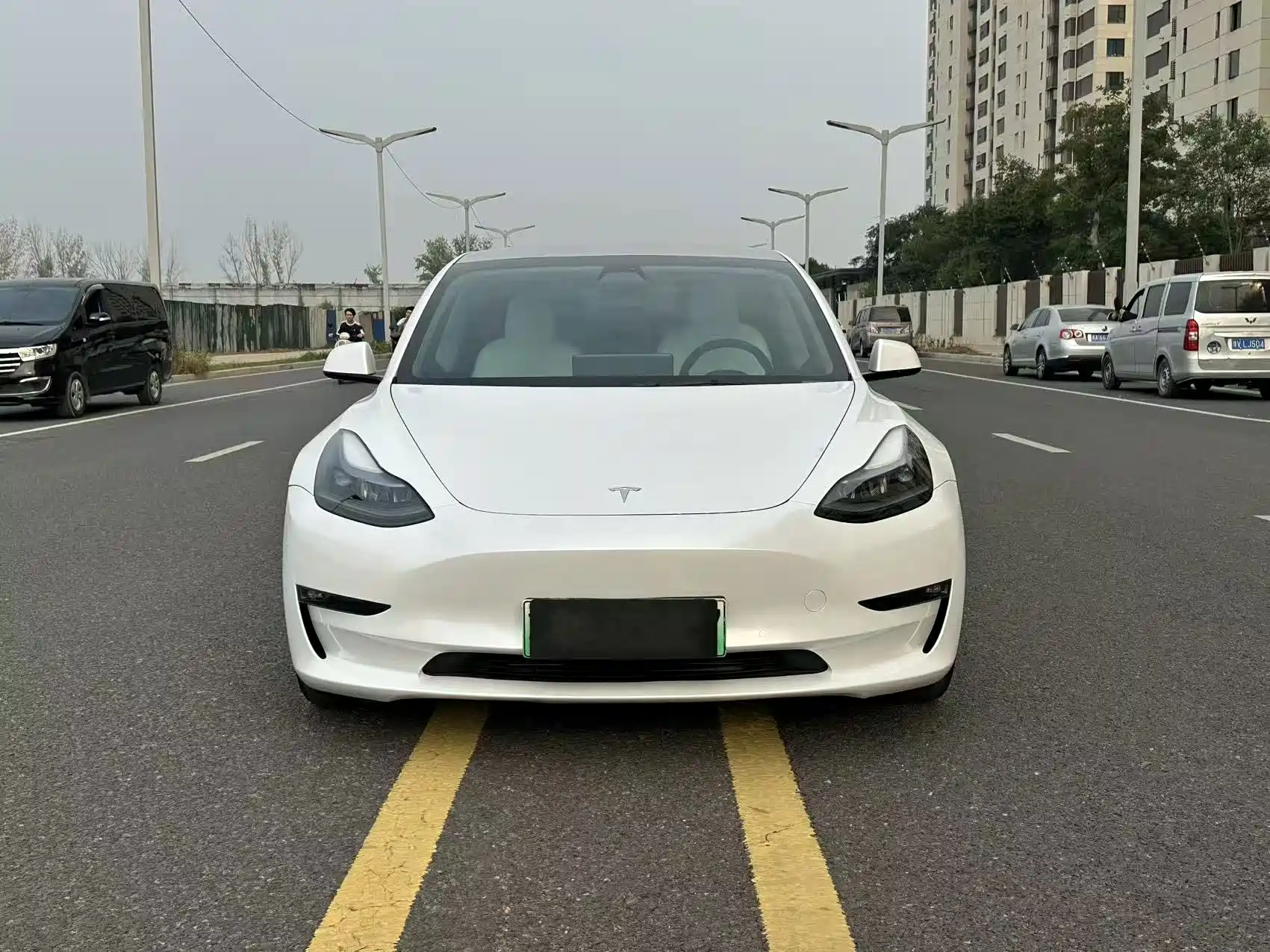 Фото 2 - Tesla Model 3
