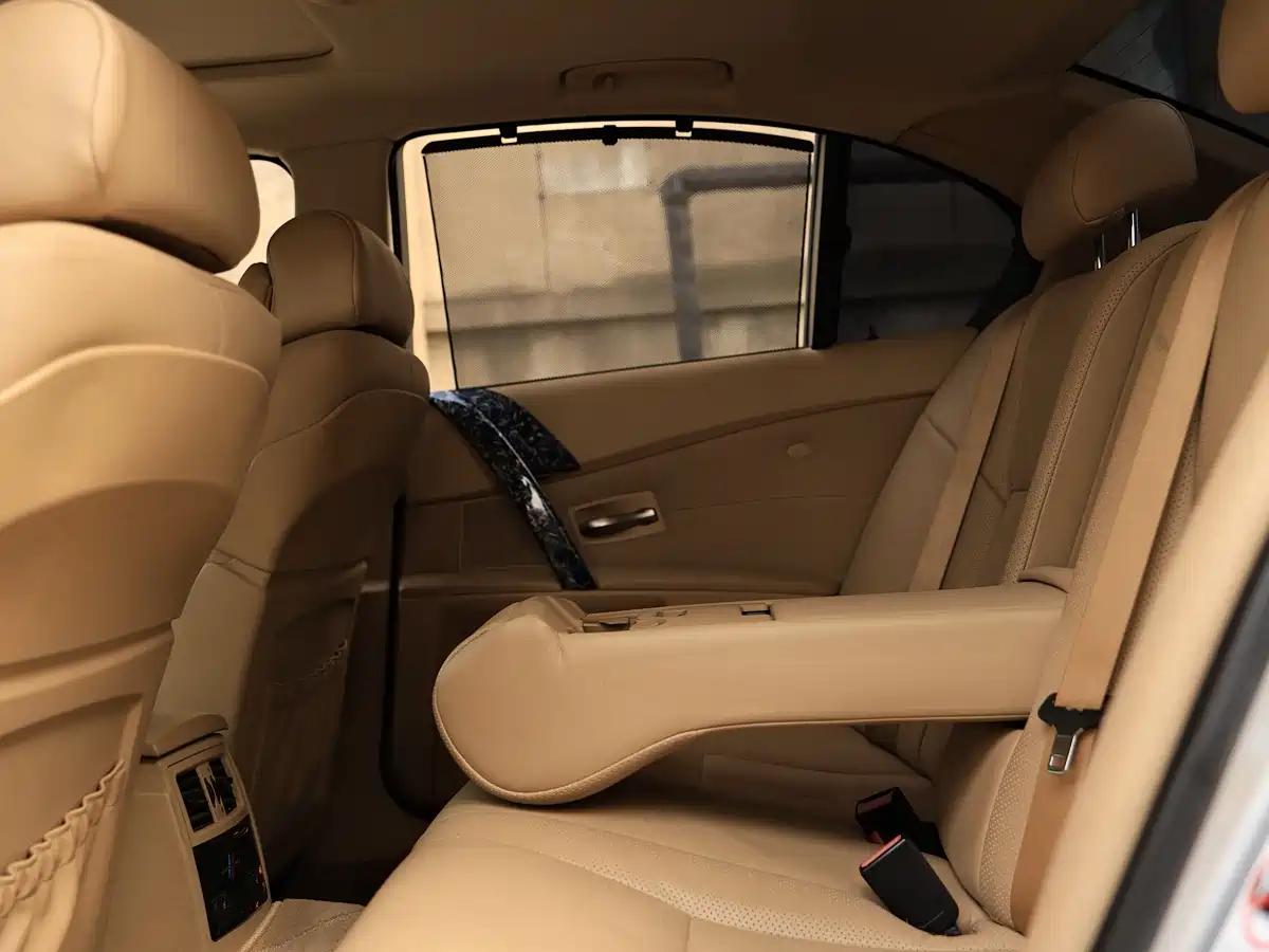 BMW 5 Series (Import) 2004 545i фото 17