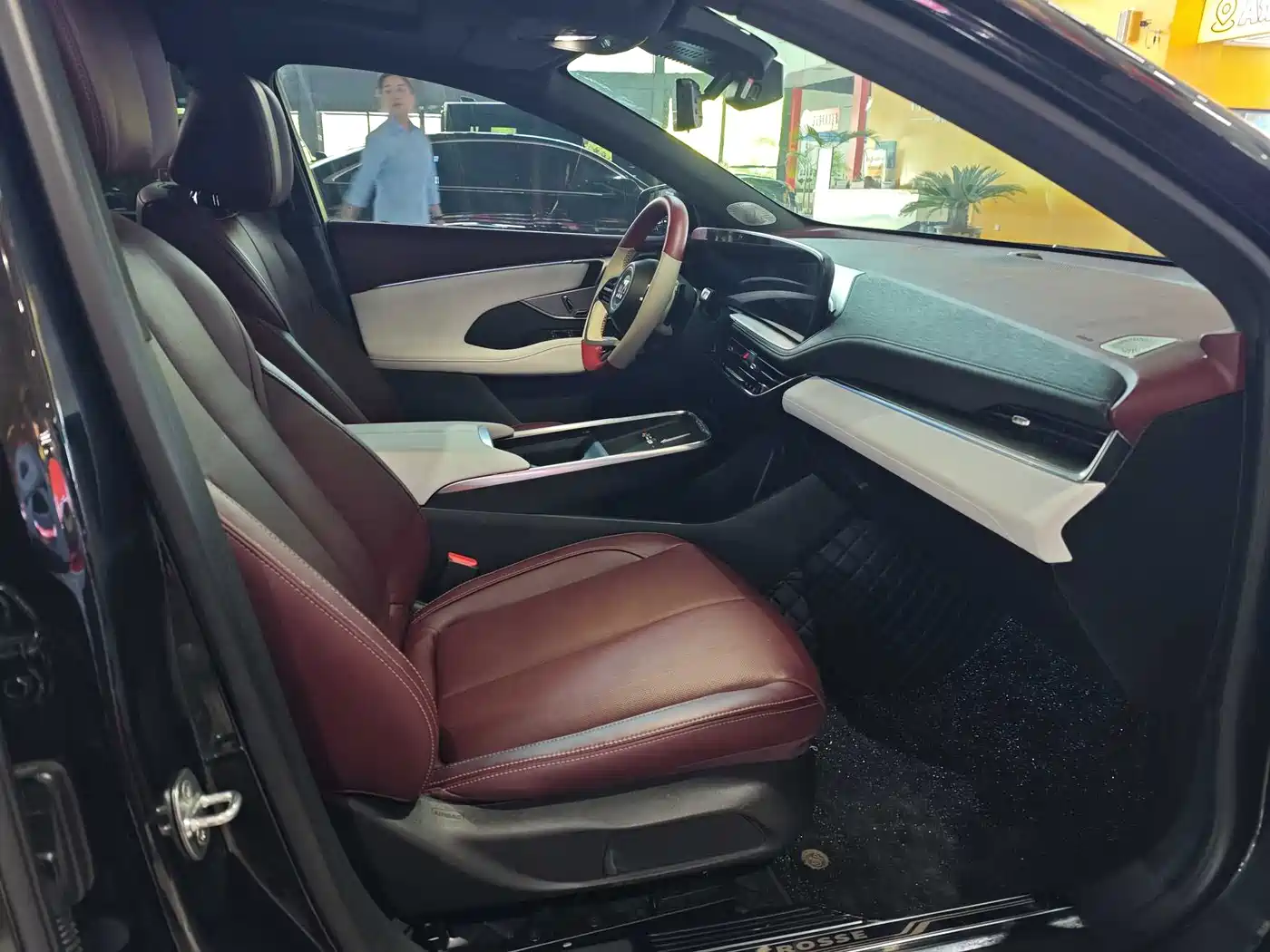 BUICK LACROSSE