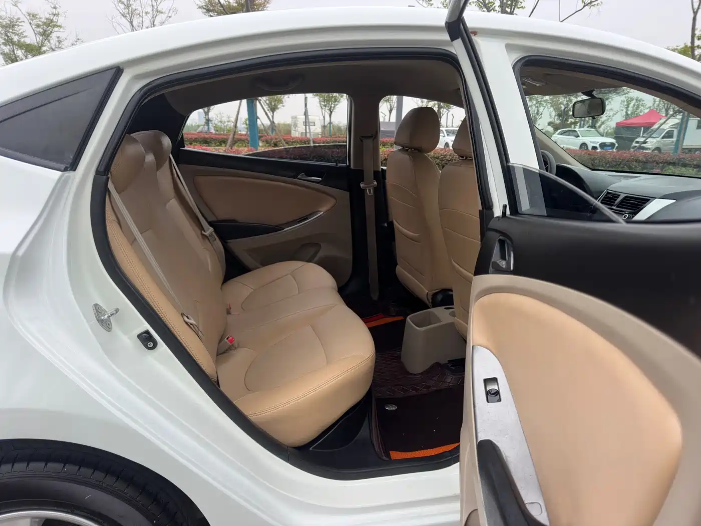 Hyundai Verna 2014 1.4L Automatic Smart GLS фото 12