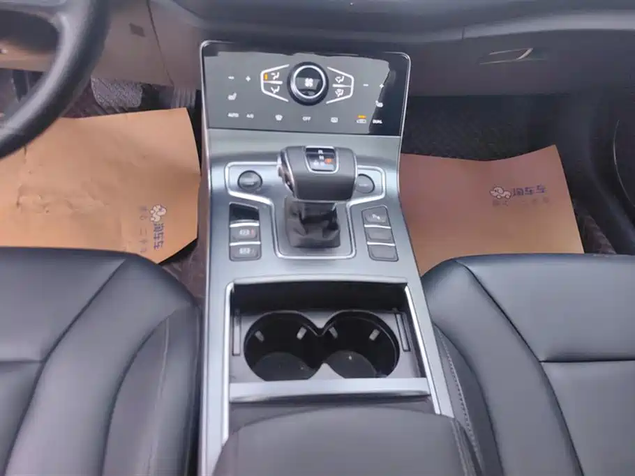 Hongqi H5 2022 Classic Facelift 1.8T Automatic Smart Connect Flag Enjoyment Edition фото 16