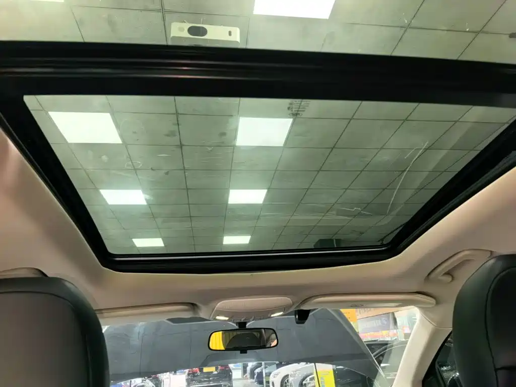 Фото 18 - Ford Edge