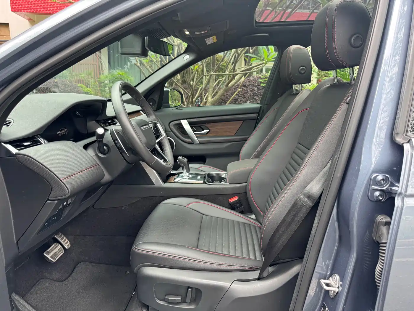 Land Rover Discovery Sport 2023 249PS R-Dynamic S Performance Version фото 12