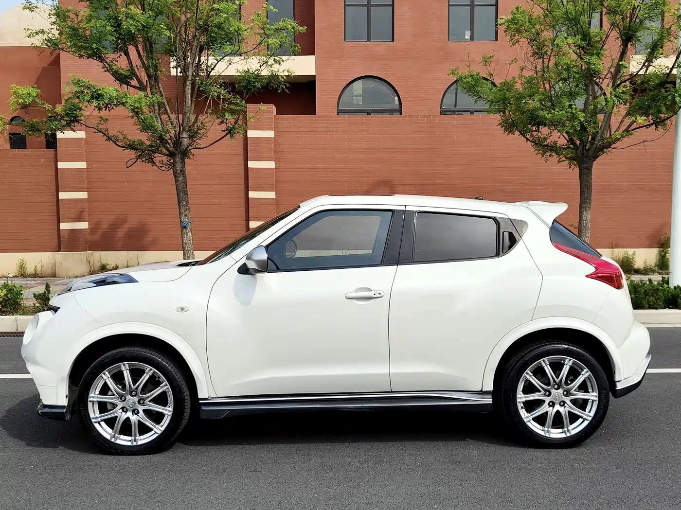 INFINITI ESQ