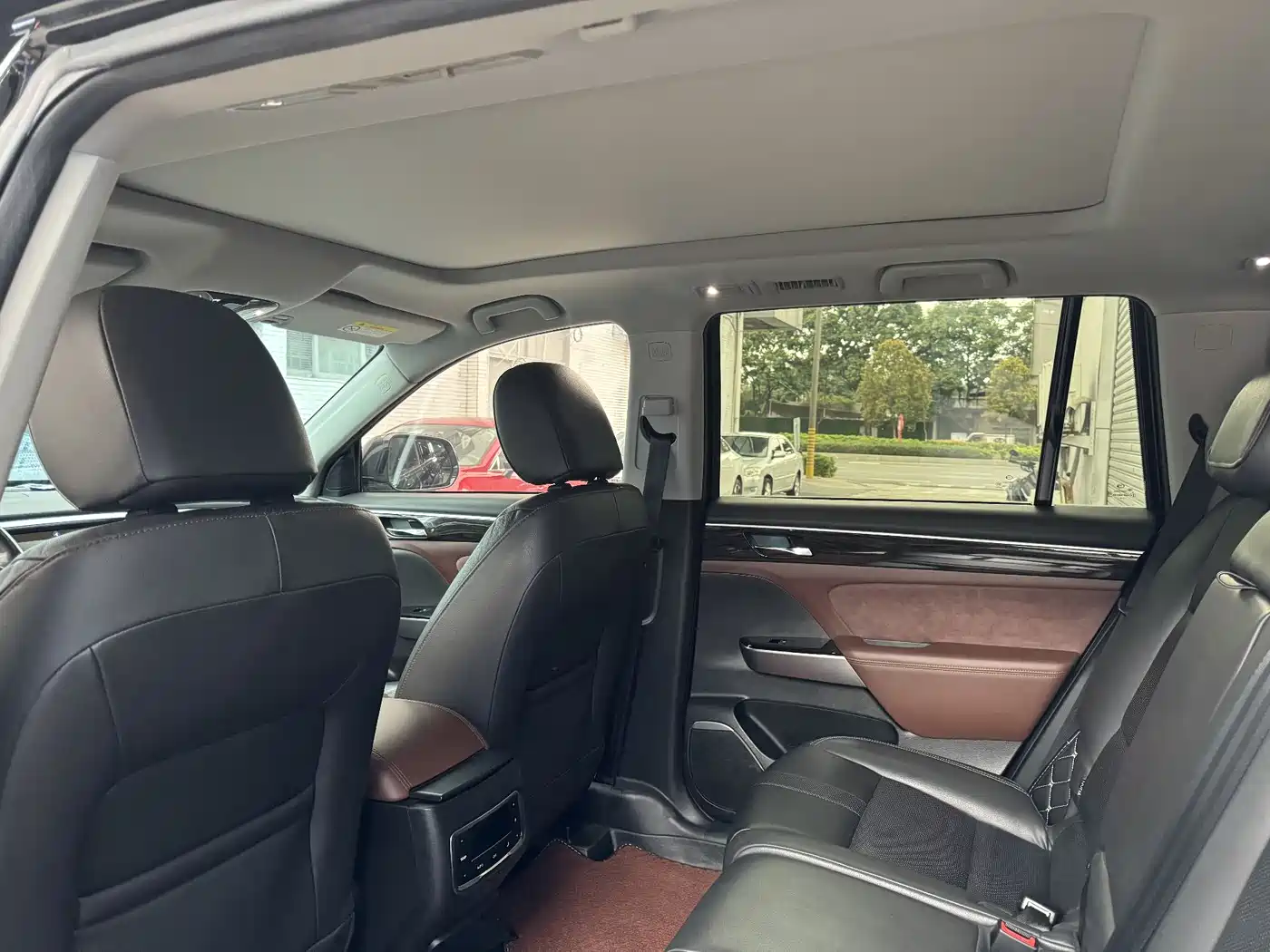GAC Trumpchi Trumpchi GS8 2017 320T 2WD Luxury Smart Connect (7-seater) фото 8