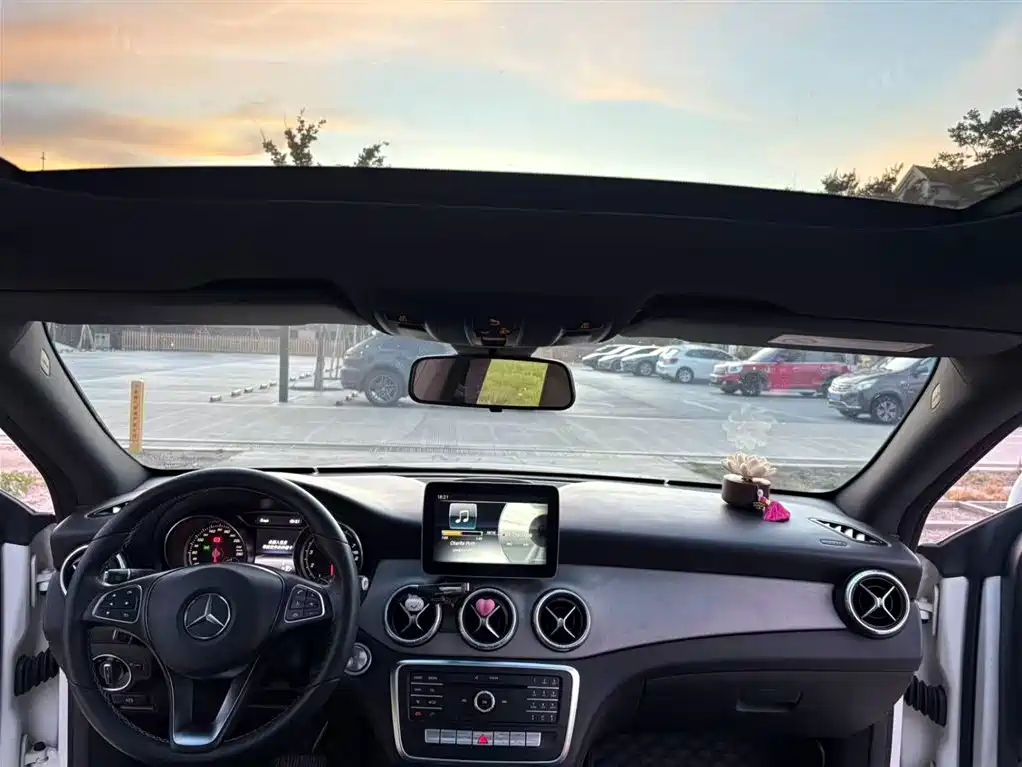 Mercedes-Benz CLA (Import) 2017 CLA 200 Dynamic фото 6