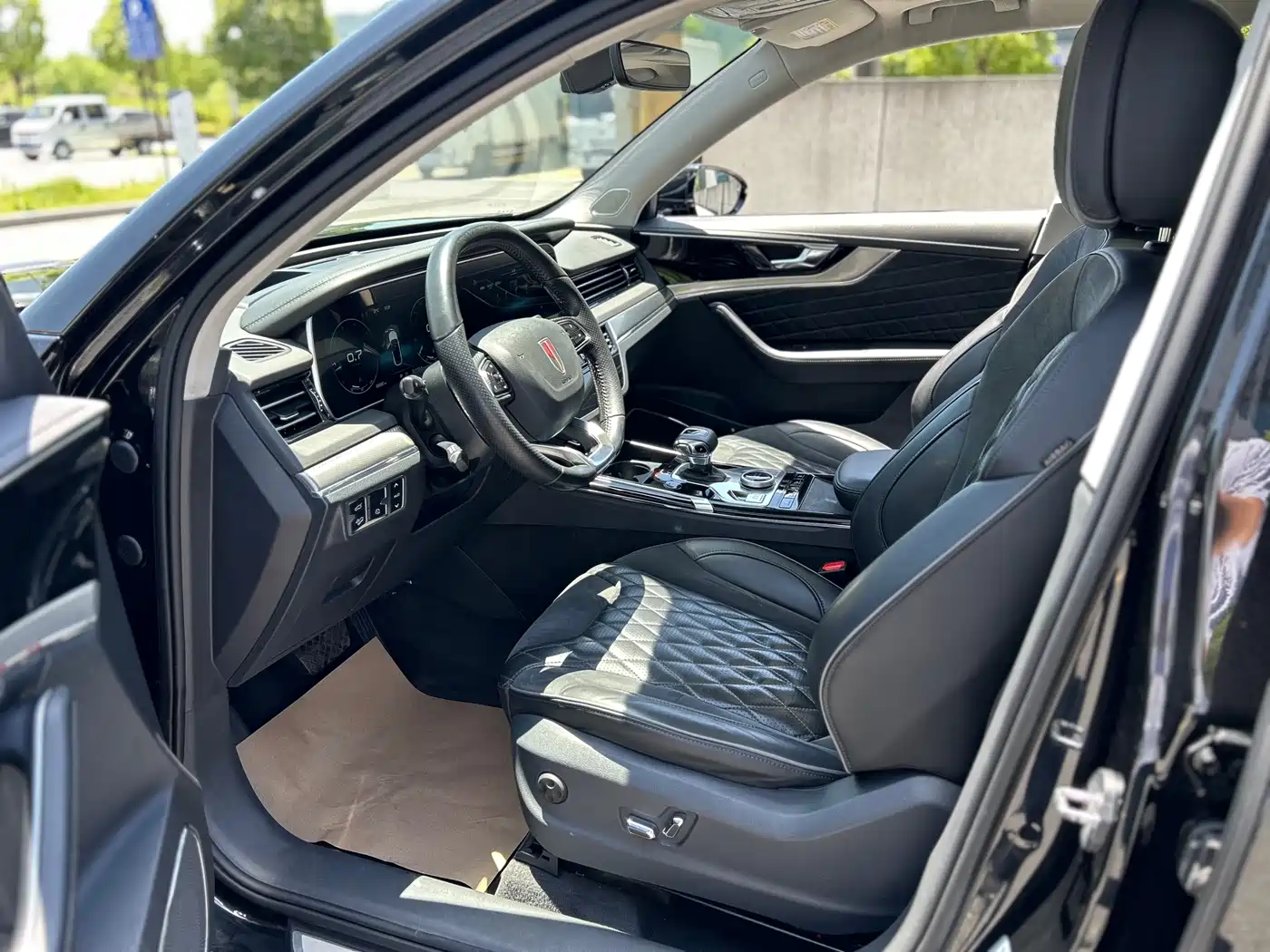 Hongqi HS5 2019 2.0T Smart Connect Enjoy Edition фото 4