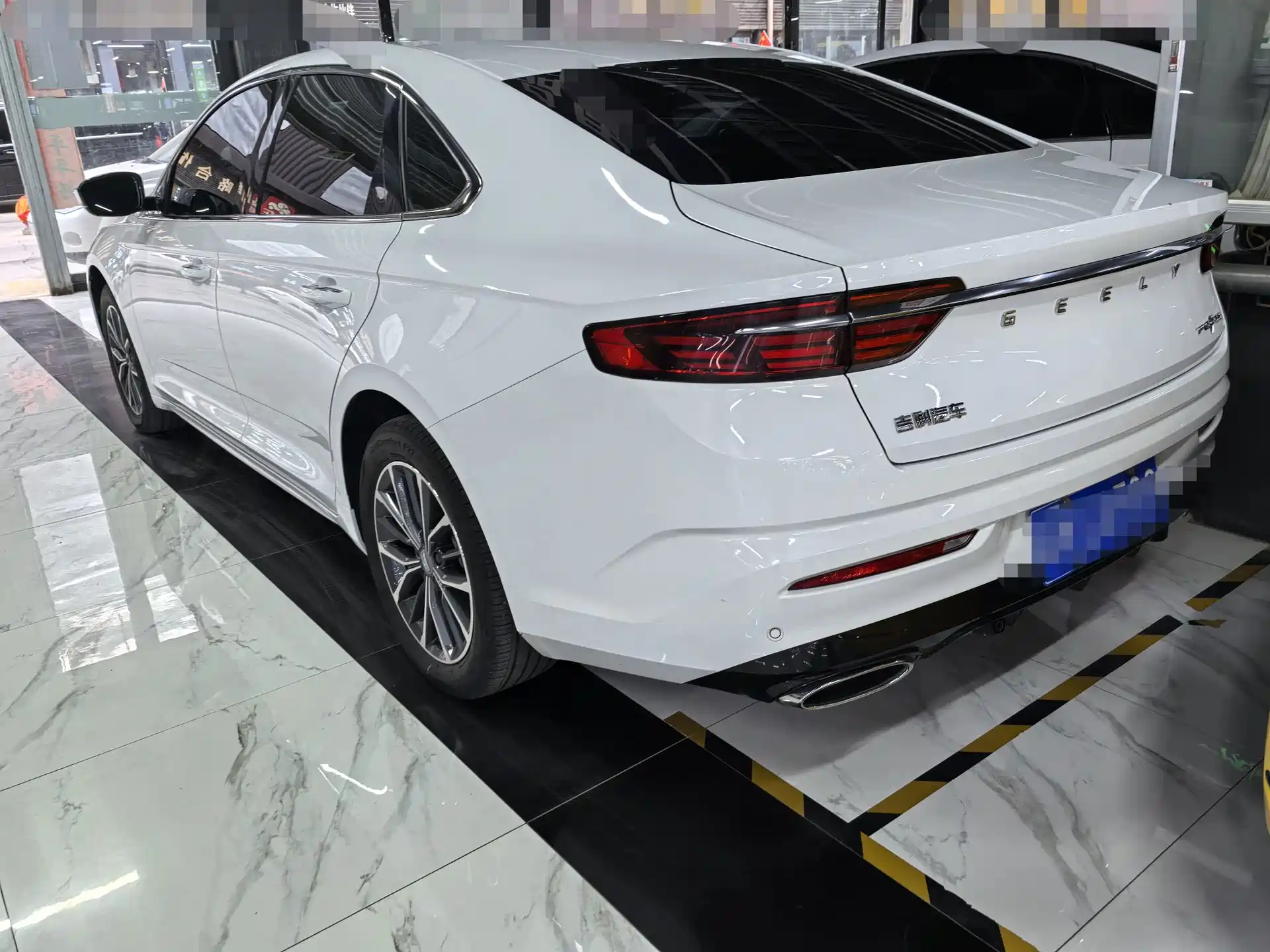 Фото 4 - Geely Preface