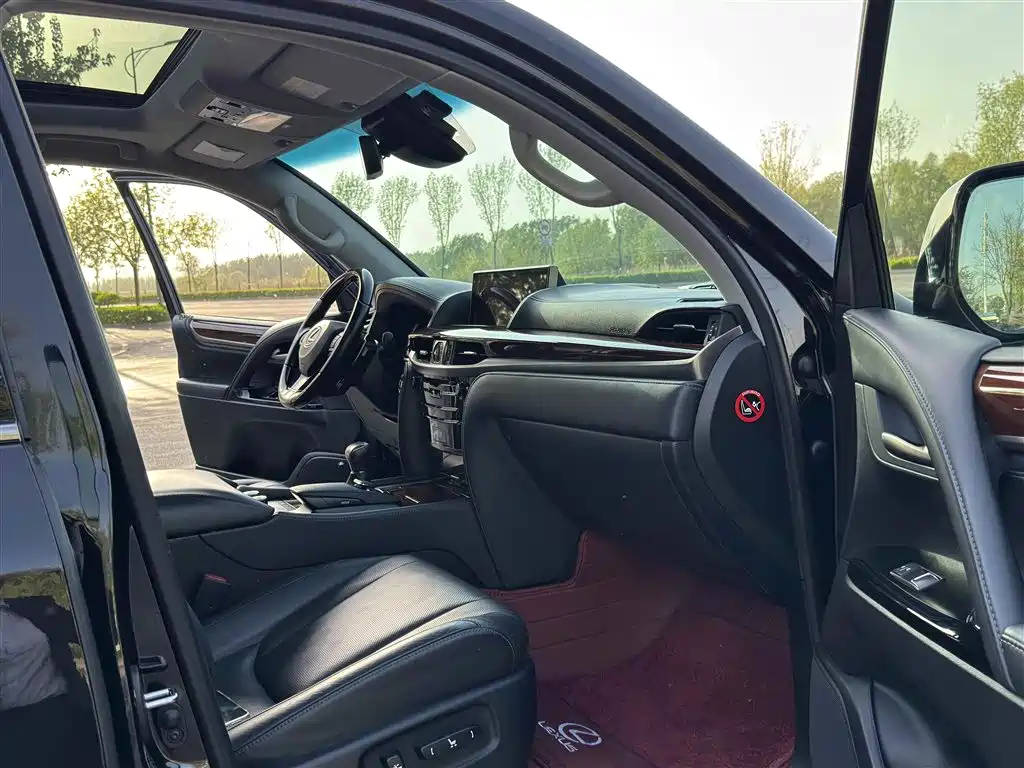 Lexus LX 2017 570 Prestige Luxury фото 8
