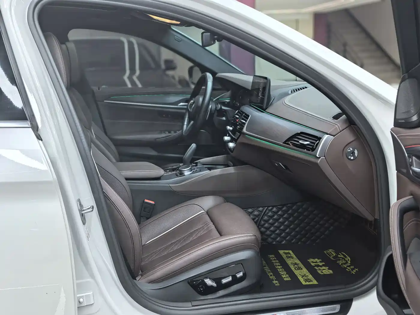 BMW 5 Series 2022 530Li Exclusive M Sport Package фото 12