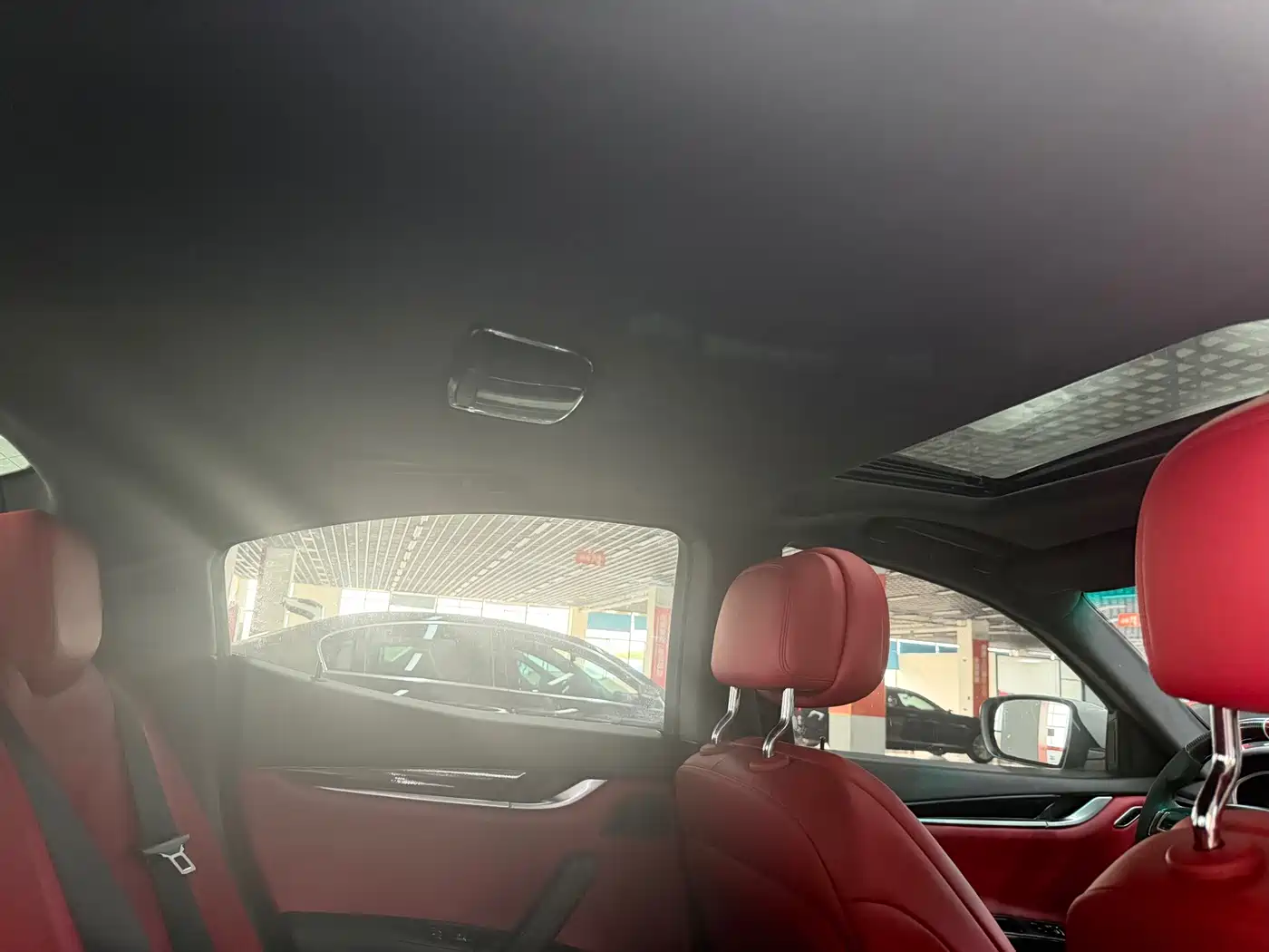 Фото 8 - Maserati Ghibli