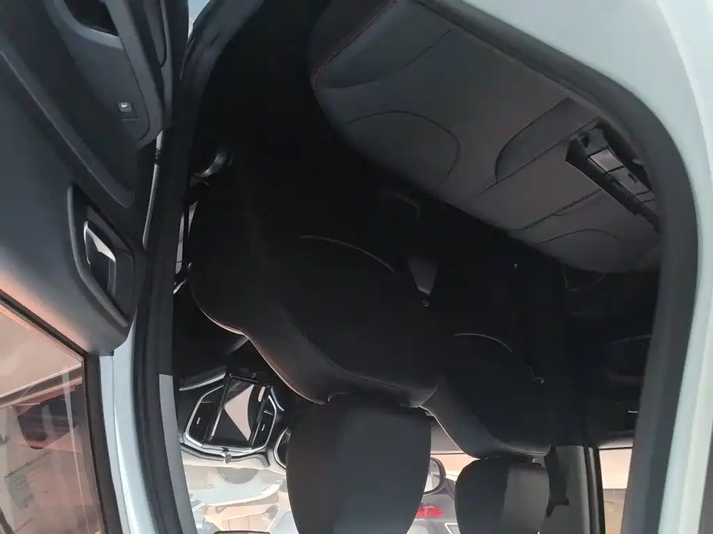 Zhonghua V3 2020 2020 1.6L Manual Comfort Starry Sky Edition