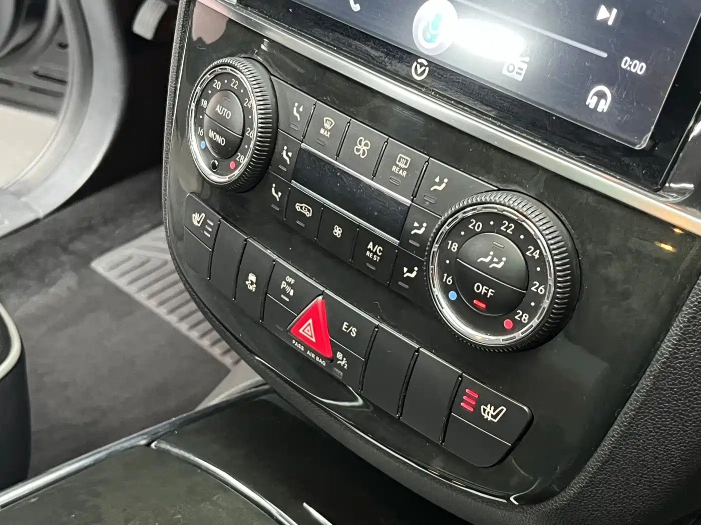 Mercedes-Benz R-Class 2017 R 320 4MATIC Business Collector's Edition фото 14