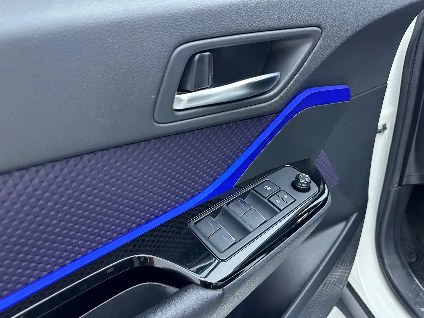 Toyota IZOA 2018 2.0L Speed Edition China VI фото 9