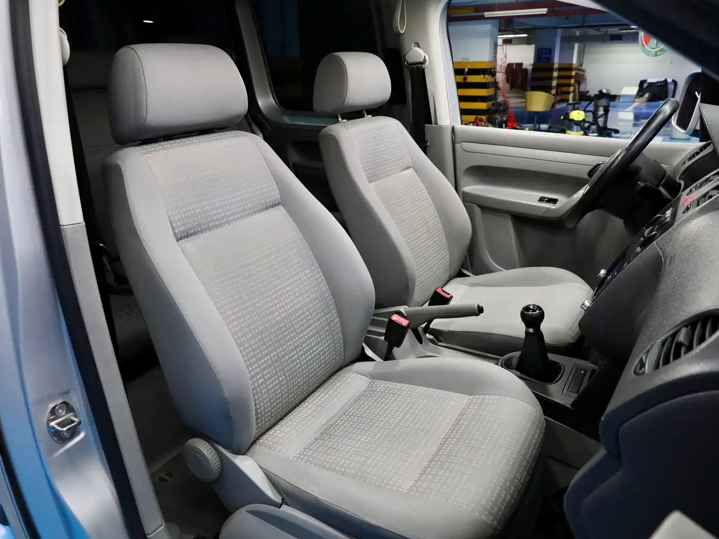 Volkswagen Caddy 2005 1.6L Comfort 5-seater фото 8