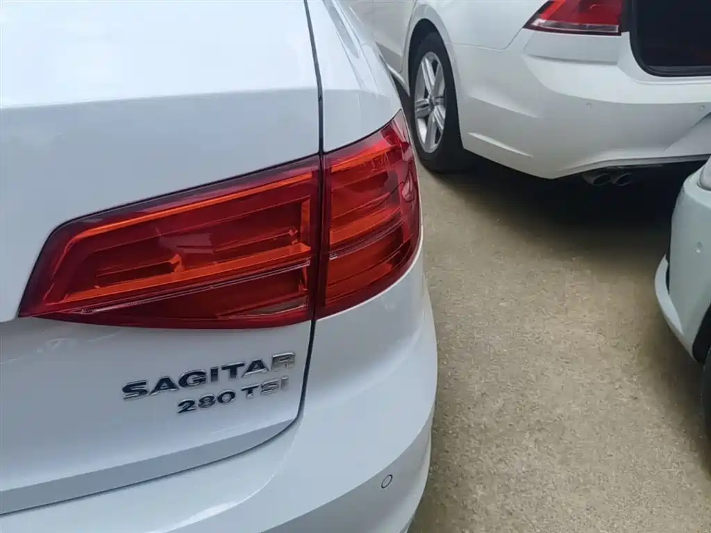 Volkswagen Sagitar 2018 280TSI DSG Spark Edition фото 8
