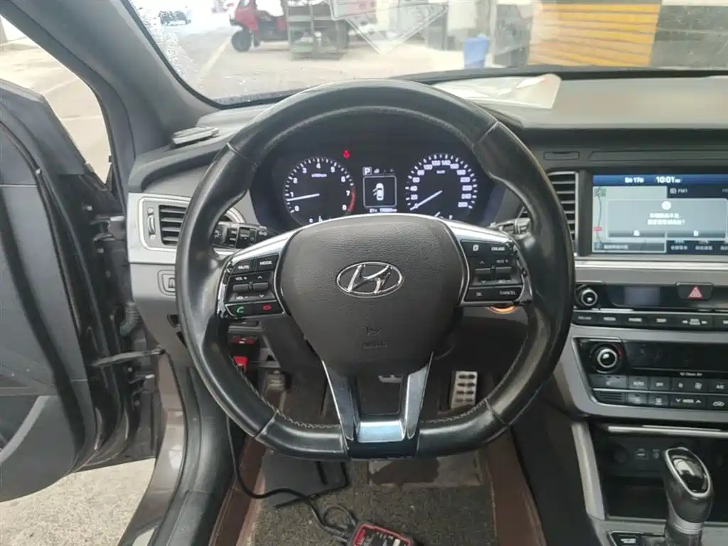 Hyundai Sonata 2015 1.6T GLS Smart фото 11