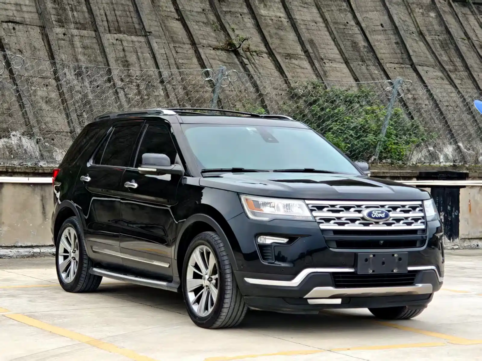 Фото 2 - Ford Explorer (Import)