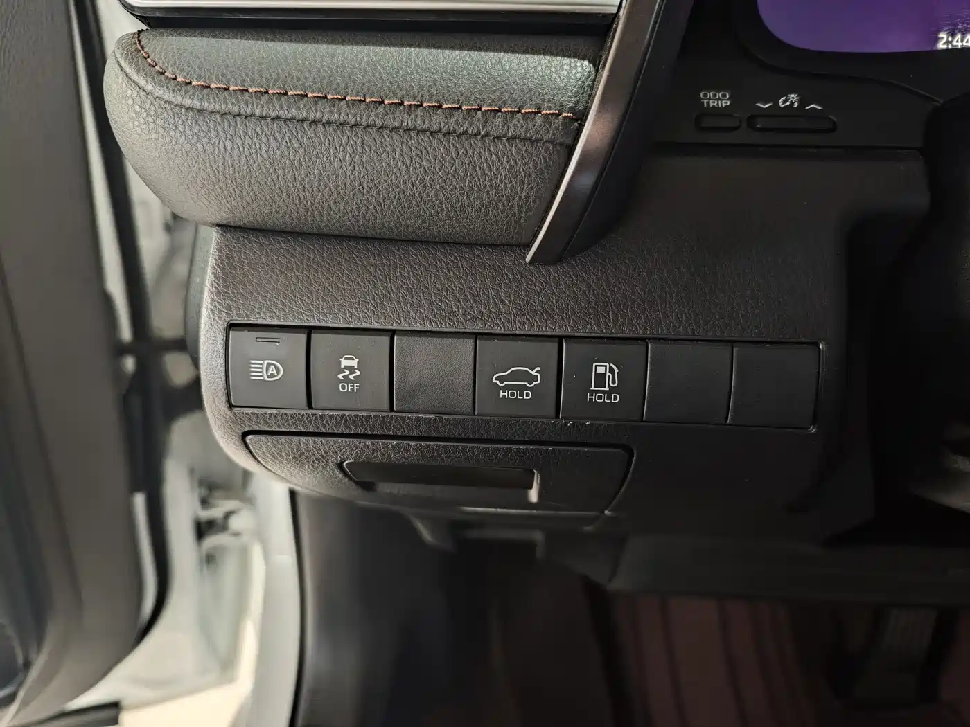 Toyota Camry 2021 Hybrid 2.5HG Luxury Edition фото 7