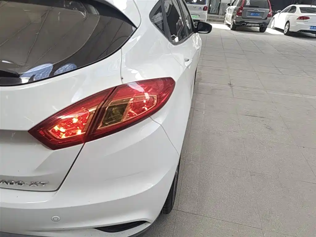 Changan Eado XT 2016 2016 1.6L Manual Stylish Cool Edition
