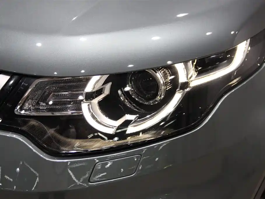 Land Rover Discovery Sport 2018 240PS HSE Edition фото 6